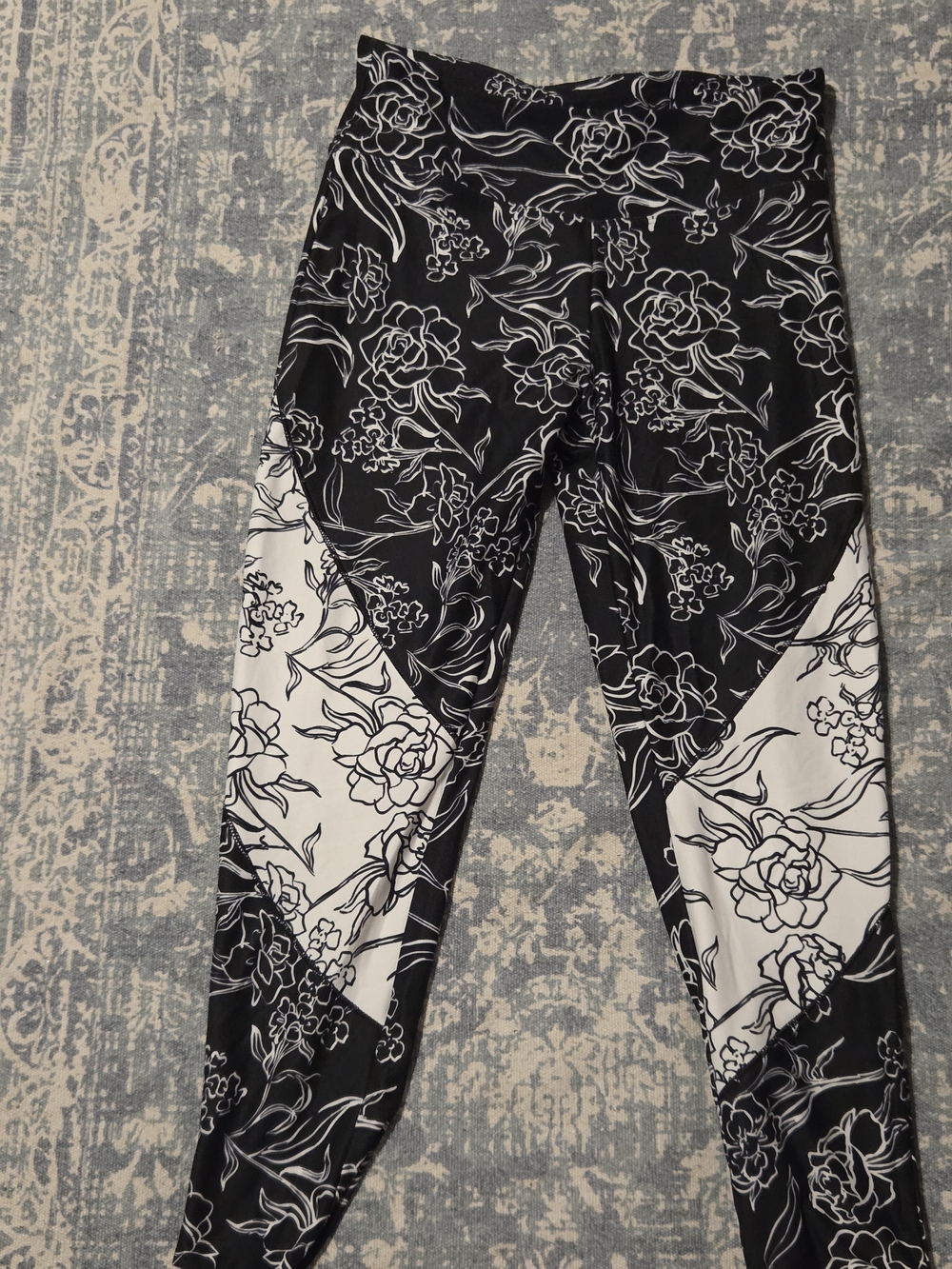 Balance Collection Black & White Floral Leggings Workout Casual Medium